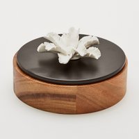 Wooden box and porcelain flower 15 cm - PALMI