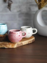 Regenbogen-Kaffeetasse – handgefertigte Keramik, hergestellt in Portugal