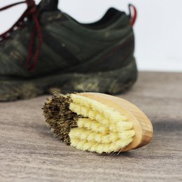 Dirt brush made of wood, fibre