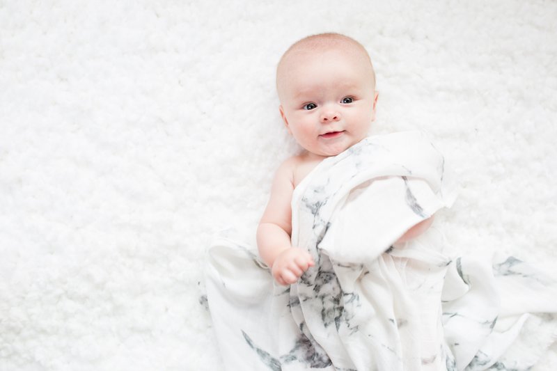 Lulujo swaddle bamboo 120x120 - Marble