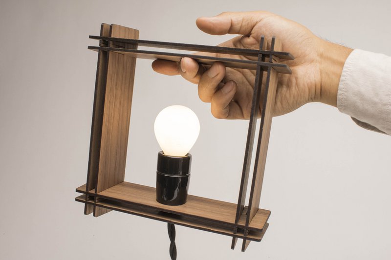 Hashtag LAMP No. 1 carré noyer – Lampe de table dimmable minimaliste - Cadeau de Noël