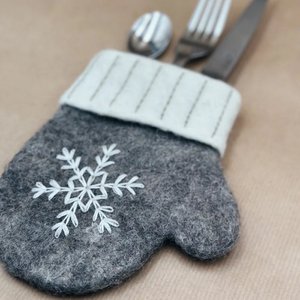 Dekorativer Schneeflocken-Besteckhandschuh – New Heidi (handgemacht)