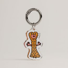  Dog leash with giraffe charm keychain, brown leather collar, metal hardware, animal-shaped pendant accessory.