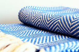 100% Luksuriøse Stripes ZigZag bomuldstæppe lavet i Portugal