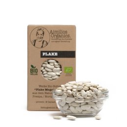 Organic white flat beans, 500g. Dried, whole, non-GMO, and certified organic.