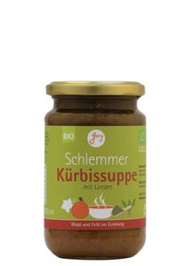 Gourmet pumpkin soup with organic lentils