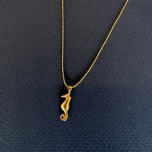 Seahorse golden necklace