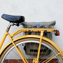 Kombination af cykelpose / rygsækbagageholder - bananblade