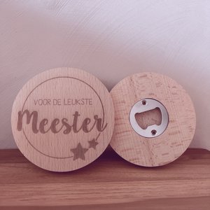Flesopener rond voor de leukste meester