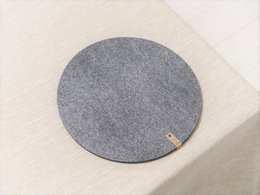 Set de table en feutre rond gris