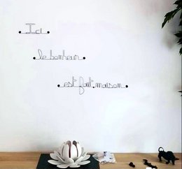 Wanddekoration aus Metall mit Zitat „Hier ist das Glück selbstgemacht“ – zum Anstecken – Wandschmuck