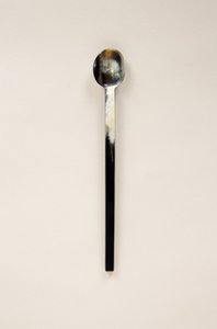 Löffel mit Beerenmarmelade