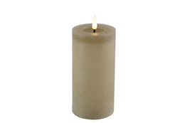 Rustic LED candle in beige color, cylindrical shape, 7.5 cm diameter, 15 cm height.