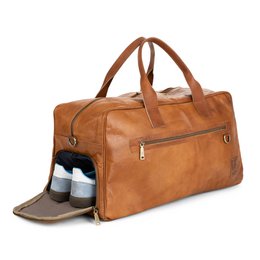  Large tan leather weekend bag with multiple compartments and pockets for storage and organization.