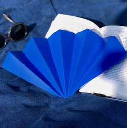 Eventail, éventail à main, éventail, bleu roi opaque