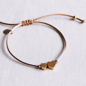Satin bracelet with small and large heart - taupe / gold