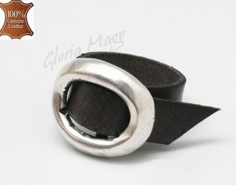 Schwarzer Lederring mit 925 versilberter Schnalle