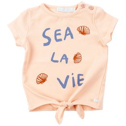  Peach-colored t-shirt with "Sea la vie" text and seashell graphics, suitable for kids.