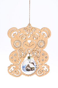 Holzkranz Bär und Weihnachtskugel