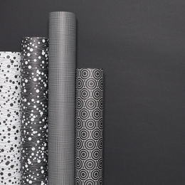 Papel de envoltura blanca negra floral, empaquetado perfectamente para regalos para hombres o como papel para boda para bodas