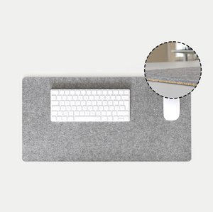 Desk pad made of felt and cork | Light gray - 30 x 60 cm