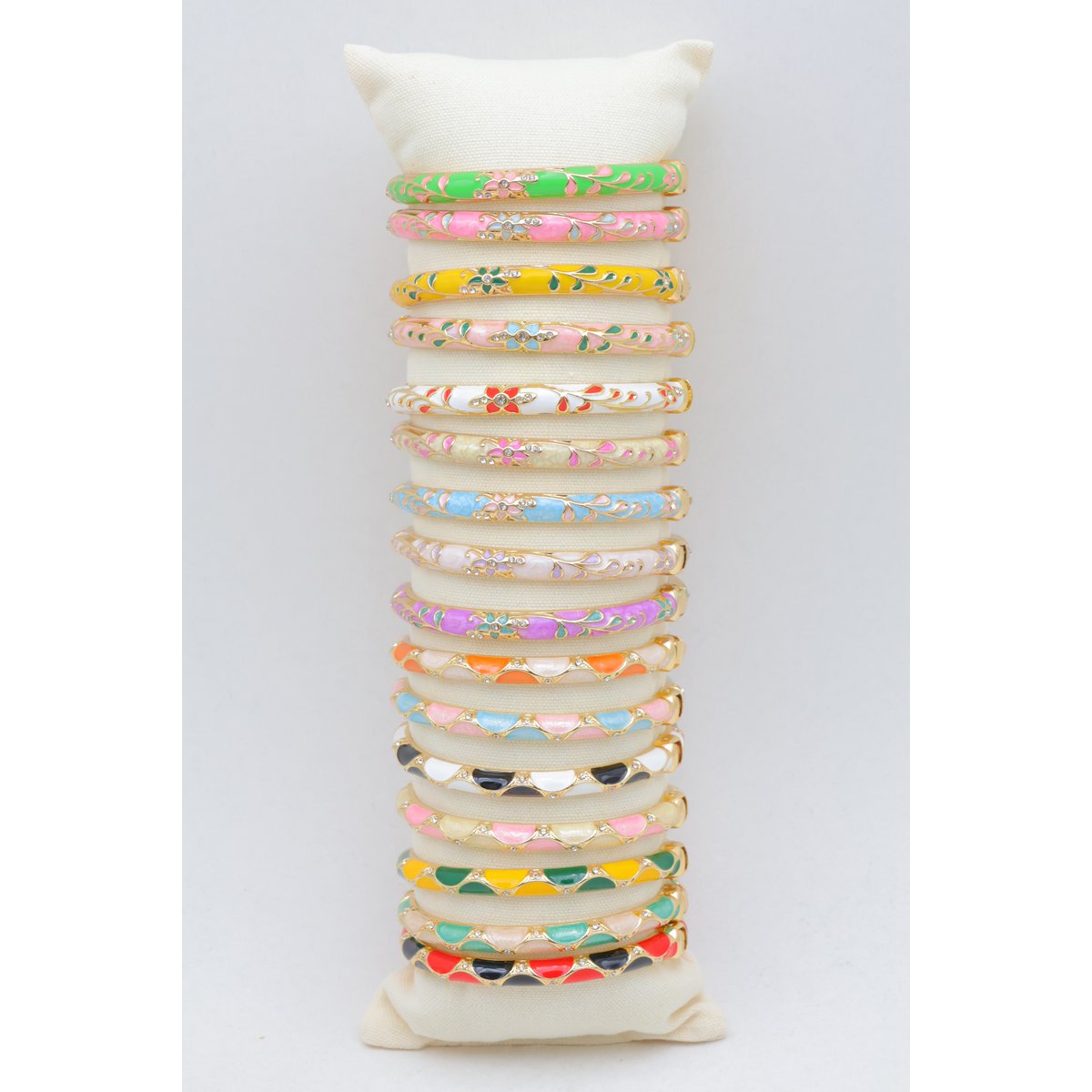 Lot de 16 bracelets thailandais en laiton sur présentoir