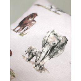 Cojín infantil con estampado de animales de Safari