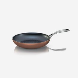 Magnifiqa Diamond Pro-High frypan, stainless steel handle, available in 20cm, 24cm, 26cm, 28cm, 30cm sizes, made of durable copper-colored material with a stainless steel handle.