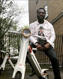 Der offizielle exklusive Cruzaa E-Scooter Racing White