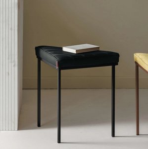 Cube Dreiebe stool - leather