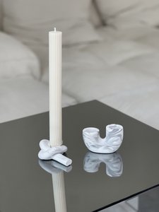 Kerzenhalter in Knotenform