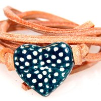 Natural leather bracelet with dots heart