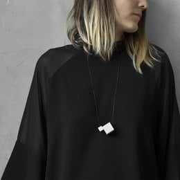 MODULODUE – Zeitgenössische minimalistische Halskette