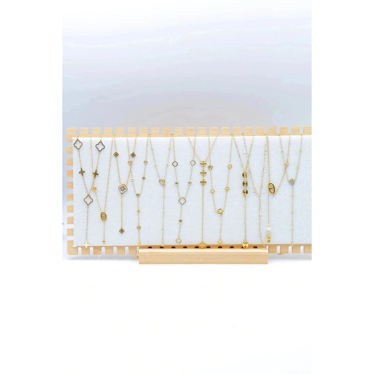 Veel sieraden met display