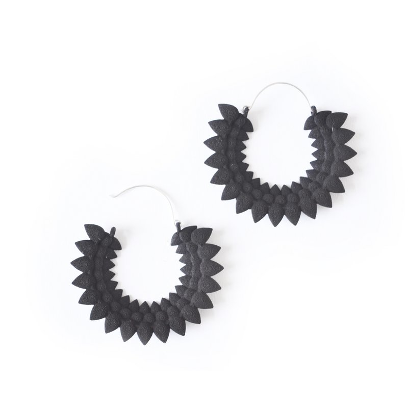 Pendientes Dalia negro