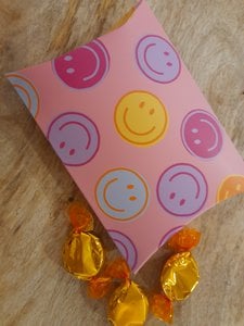Gondola Box Filled Color Smiley
