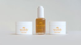 Facial oil, day and night cream set. Contains nourishing oils and moisturizing ingredients for a complete skincare routine.