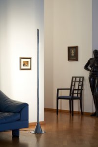 Obelisk vloerlamp LED chroom