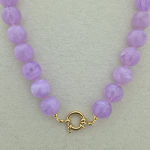 Ketting met grote kralen en boeislot | Lila