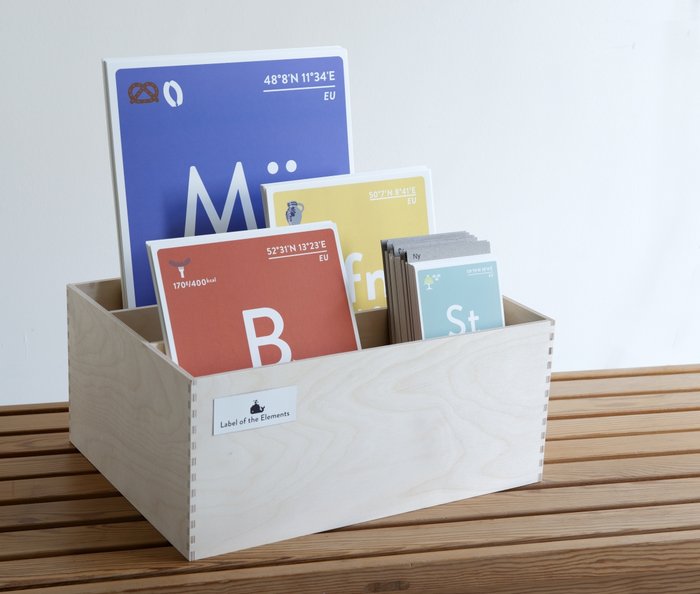 WOODEN DISPLAY BOX