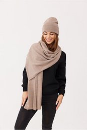  Soft, warm 100% merino wool scarf in a neutral beige color, measuring 170x60cm, made in Poland.