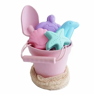 Silicone beach toys (bucket, shovel and 4 accessories)