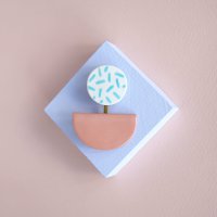 porseleinen broche Sosttass