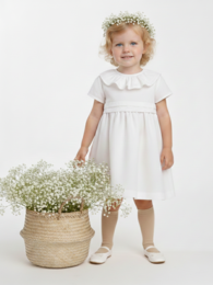  White cotton dress with ruffled collar and short sleeves, suitable for girls aged 2-12 years.