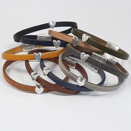 Semplice heart Squeeze antique silver charm bracelet in various colors including cognac, mountain grey, Montana donker blauw, bruin, zwart, jeans blauw, oker, olijf groen, country light grey, Mahony bruin, Bonita blauw, and Emerald groen.