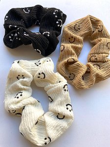 "SMILEY" scrunchie
