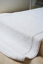  White plain hammam towel, soft cotton material, textured weave, bathroom towel