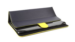 K0033DB | Case for Tablet Genuine Leather, full grain, dollar grain. Col. Blue with Yellow edges. Contrasting tab closure. Dimensions: 19.5 x 25.2 x 1 cm. Packaging: Tnt bag