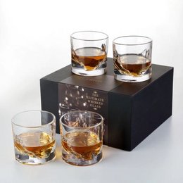 Set of 4 whiskey glasses with Grand Canyon design, made of clear glass, suitable for serving whiskey or other spirits.