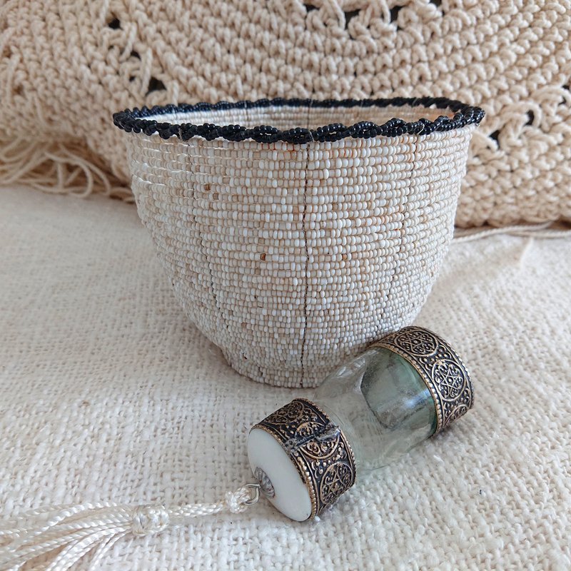Petit pot Lyl blanc et noir